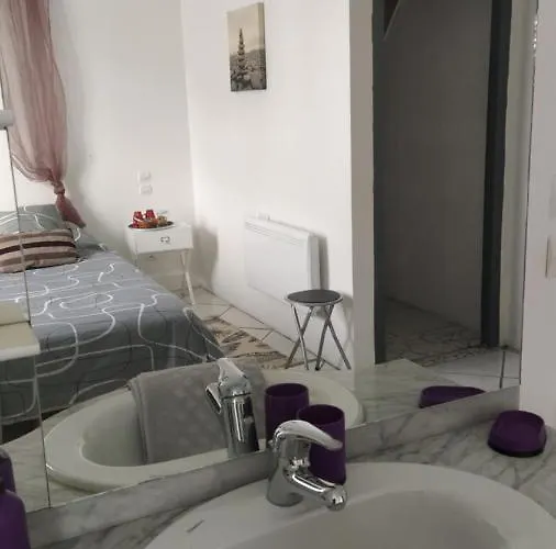 Δωμάτια σε οικογενειακή κατοικία Agnes